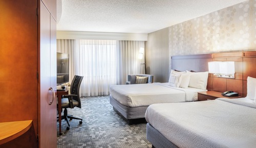 Room, 2 Queen Beds, Non Smoking (Hearing Accessible)
