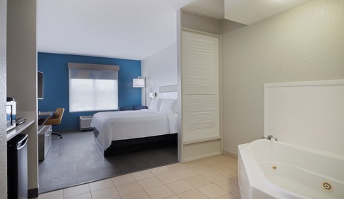 Standard Room, 1 King Bed, Jetted Tub