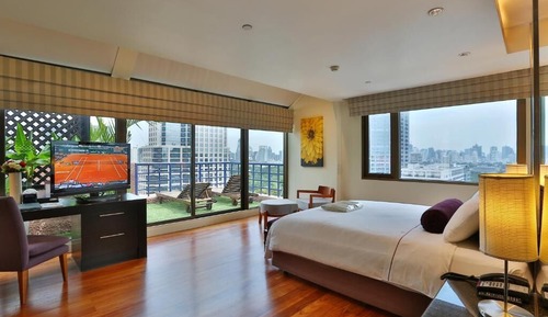One Bedroom Deluxe Suite with Jacuzzi