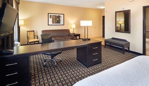 Suite, 1 King Bed, Accessible, Non Smoking