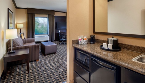 Suite, 1 King Bed, Accessible, Non Smoking