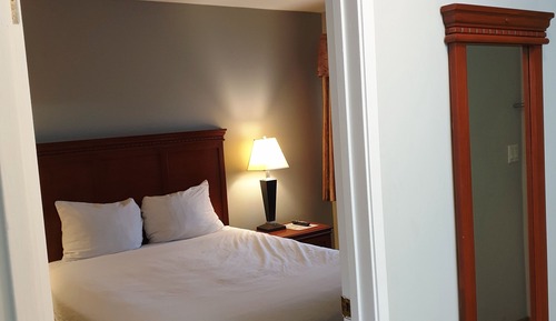 Room, 2 Queen Beds, Kitchenette, River View