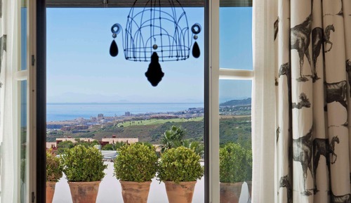 Suite with Private Pool & Spa Access