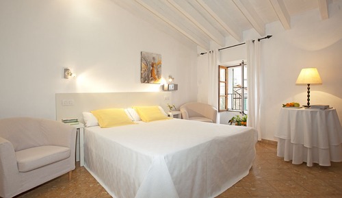 Standard Twin Room, City View