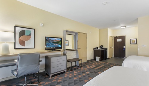 Standard Room, 2 Queen Beds, Accessible (Mobility Tub)