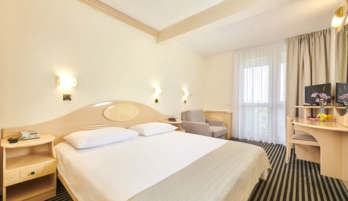 Classic room with balcony, sea side