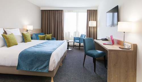Superior Room, 1 King Bed, Non Smoking (Shower Only)