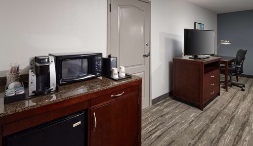 Room, 1 King Bed (Drinks/Snacks)
