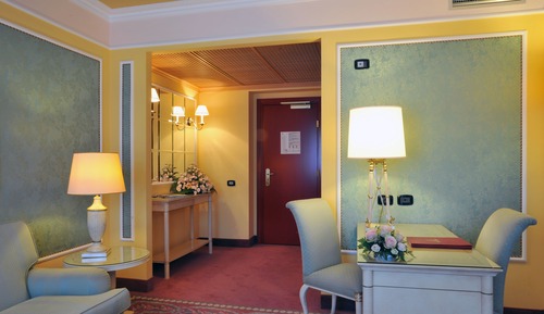 Luxury Suite