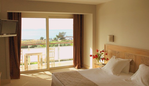 Single Room, Sea View
