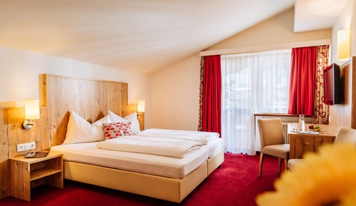 Standard Double Room, Balcony, Mountain View