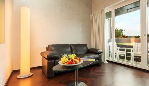 Gallery Suite, Jetted Tub, Mountain View