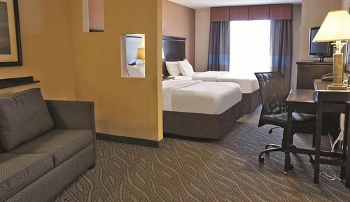 Suite, 2 Queen Beds, Non Smoking