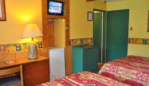 Standard Room, 2 Double Beds, Lake View