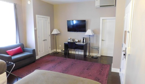 Suite, 1 Queen Bed