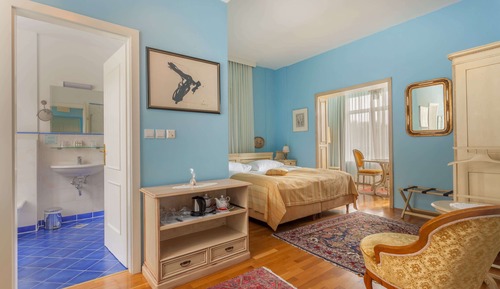 Suite, Lake View