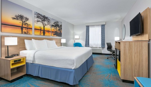 Standard Room, 1 King Bed