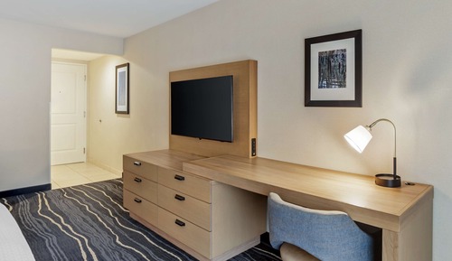 Suite, 2 Queen Beds, Non Smoking, Refrigerator (with Sofabed)