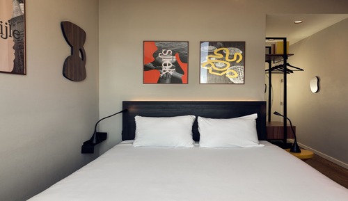 Basic Room, City View