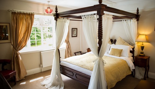 Luxury Room, 1 Bedroom, Garden View (Poster Bed Bed)