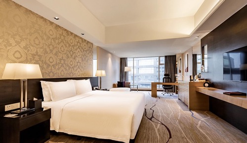 Deluxe Room, 1 King Bed