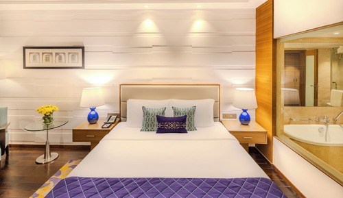 Deluxe Room, 1 Queen Bed, City View
