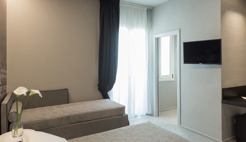 Deluxe Triple Room, Partial Sea View