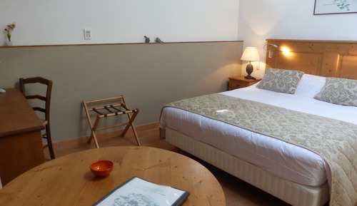 Standard Double Room (Medium)