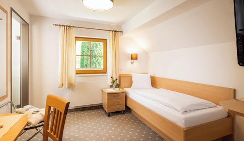 Single Room, Balcony