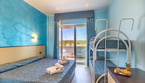 Family Room, Balcony, Sea View