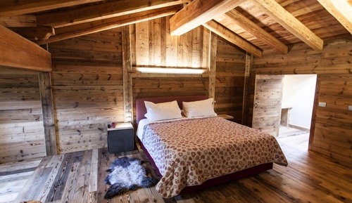 Deluxe Suite (King)