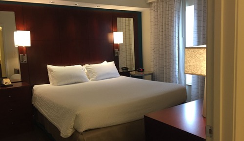 Studio, 1 King Bed with Sofa bed (Mobility/Hearing Accessible, Tub)