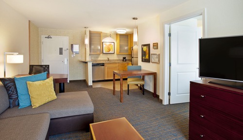 Suite, 1 Bedroom, Fireplace (Hearing Accessible)