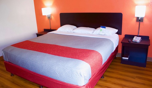 Standard Room, 1 King Bed, Non Smoking