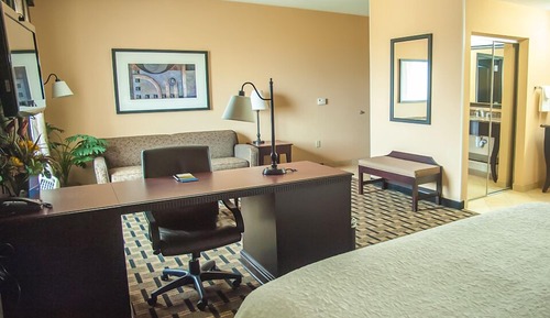 1 king bed studio suite non smoking