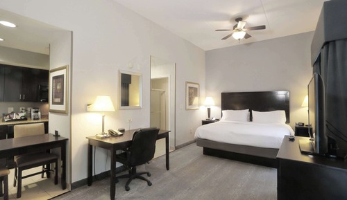 Premium Studio Suite, 1 King Bed