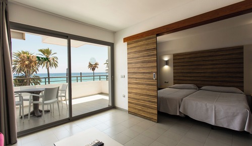 Superior Apartment, 2 Bedrooms, 2 Bathrooms, Beachfront