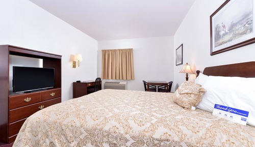 Suite, 1 King Bed, Non Smoking, Kitchenette