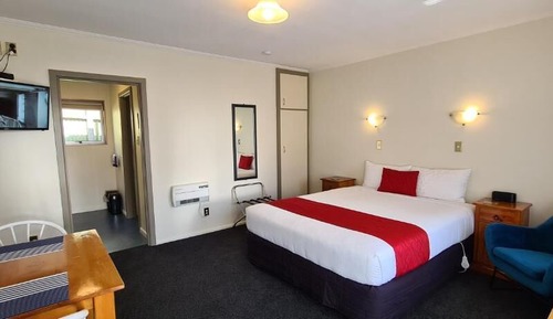 King Studio with Spa Bath