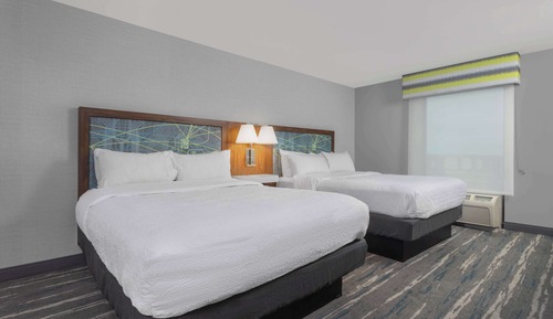 Two queen beds non smoking