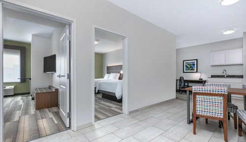 Suite, 2 Bedrooms, Accessible (Mobility Tub)