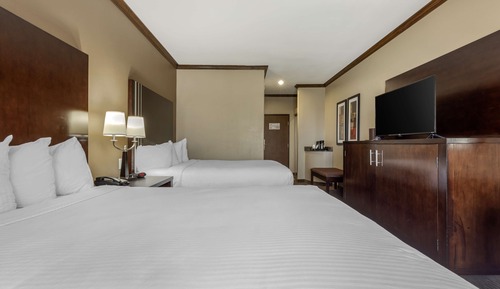 Standard Room, 2 Queen Beds, Accessible, Bathtub
