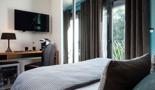 Exclusive Room, 1 Queen Bed (Twin bed on request)