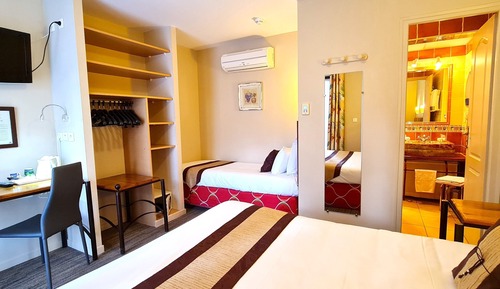 Triple Room