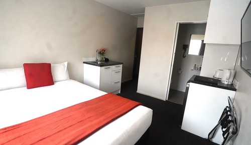 Standard Studio, 1 Queen Bed