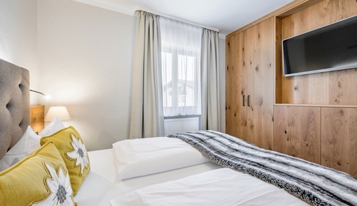 Premium Suite, 1 Bedroom, Non Smoking, Mountain View