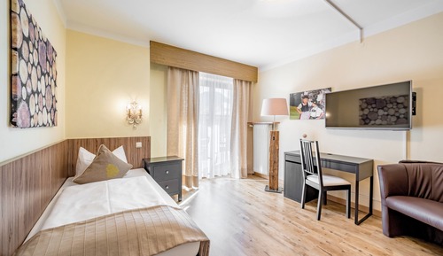 Classic Single Room, 1 Twin Bed, Non Smoking, Courtyard View