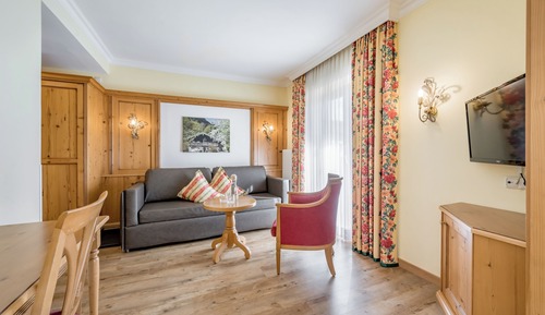 Panoramic Studio Suite, 1 Bedroom, Balcony, Mountain View