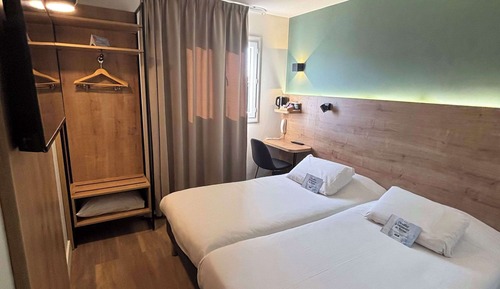 Standard Room, 2 Twin Beds