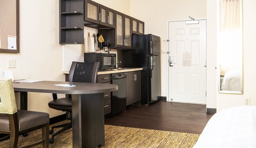 Studio Suite, 1 Queen Bed, Accessible (Communication Accessible)